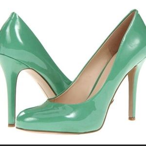 Gorgeous green platform pump👠